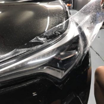 Előre vágott kőfelverődés elleni fólia 